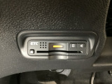 ハンドルの左下にETCがついています。高速道路の料金所の通過も楽々です!。 カードの取り出しもしやすい場所についています。
