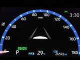 運転席のメータパネル類は常に視界に入る場所ですので、大事なチェックポイントです。ぜひ実際にご乗車ください。