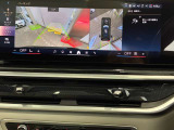 リヤビューカメラはガイドライン付きハンドル操作に連動して進行方向を示してくれます。