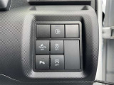 オプションのバックフォグが付いてるので、いざという時でも安心です。コーナーセンサーやスマートアシストの機能もこちらで操作可能です。