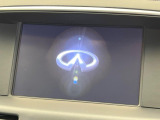 【メーカー純正ナビ】インテリアに溶け込むスタイリッシュな「専用設計」メーカーナビを装備♪視認性や操作性など基本性能にも優れ、より上質なカーライフをお楽しみいただけます。