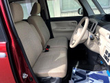 運転席シート廻りは使用感も少なく、良好な状態となっています。前オーナー様が丁寧に使っていたことがよくわかりますね。