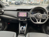 「NISSAN 認定中古車」です。ワイド保証1年付(期間中走行距離無制限)全国の日産サービス工場で保証が受けられます。ご購入後も1ヶ月または1,000km点検が無料で受けられます♪