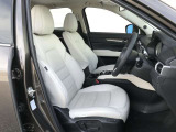 【運転席10Wayパワーシート&ドライビングポジションメモリー機能】運転手にあったシートパターン設定可能です。