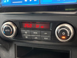 【オートエアコン】一度お好みの温度に設定すれば、車内の温度を検知し風量や温度を自動で調整。暑い…寒い…と何度もスイッチ操作をする必要はありません。快適な車内空間には必須の機能ですね♪