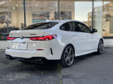 BMWを熟知したメカニックによる、360度の納車前点検。ドイツ本国と同様の教育・訓練を受けたメカニックが徹底的に点検、整備した後にお客様にお引渡しします。