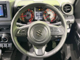 【純正革巻きステアリング】上質な革を使用することで、手にしっかり馴染みとても運転しやすいハンドルです♪