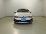 VWは小さな車も、大きな車も、平等です。クラスによって品質や安全性に差を付けない。ボディ剛性と精度、重厚なドアの音はどの車種も共通です。是非一度体感してみて下さい。