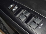 電動格納式ドアミラー・パワーウインドウを装備してます。