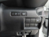 【ステアリングスイッチ】ハンドルを握ったままで各種装備の設定・オーディオの操作が可能。この快適さ、やめられません!