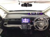 【前方視界】開放的な前方視界!運転がしやすく疲れにくいです♪窓が大きく、見通しがとっても良いおクルマですよ♪