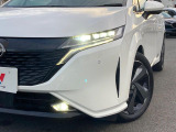 【LEDヘッドライト】悪天候や夜間走行時も良好な視界を確保し安心して運転できる高輝度LEDヘッドライトを装備!点灯速度が早く、消費電力も抑えられています。