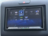 carrozzeriaのナビが付いてます☆AVIC-CZ900の型番タイプ☆ラジオ機能やTV、Bluetooth機能もございますのでお気に入りの音楽がお車でもお聴きいただけます(*'ω'*)