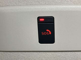 【SOSコール】事故や急病の時にボタンひとつで専門のオペレーターに接続。エアバックが開く事故の時は自動でオペレータに接続してくれます!
