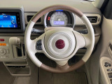 【純正革巻きステアリング】上質な革を使用することで、手にしっかり馴染みとても運転しやすいハンドルです♪