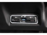 すっきりビルトインタイプのETC車載器を装備しています。