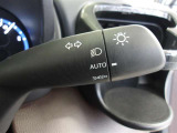 オートライト機能装備です!車外の明るさに応じて、自動的にライトの点灯・消灯をしてくれます♪