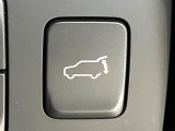 【パワーバックドア】スマートキーや運転席のボタンを押すだけでリアゲートが自動で開閉します!荷物を持っている時や、高い位置にあるバックドアを閉める際に便利な機能です♪