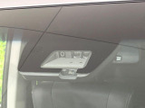 【三菱e-Assist】走行中に前方の車両等を認識し、衝突しそうな時は警報とブレーキで衝突回避と被害軽減をアシスト。より安全にドライブをお楽しみいただけます。