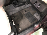 嬉しい純正フロアマット付き♪ 状態も良好です(^^♪