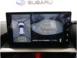 ■スマートパノラマパーキング搭載。駐車時にカメラで駐車枠の白線を検知し、音声とモニターガイドに加えてステアリング操作をアシストする便利な機能です。