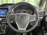 【ステアリングスイッチ】運転中、前方から目線をそらすことなく、オーディオ等の操作が可能な便利機能!安心&快適なドライブを演出してくれます♪