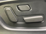 【パワーシート】スイッチ一つで簡単にシートの微調整が可能!電動だから力もいりません!快適なシートポジションにセットして、快適なドライブをお楽しみください。