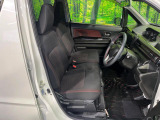 運転席シート廻りは使用感も少なく、良好な状態となっています。丁寧に使われていたことがよくわかりますね。