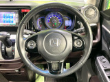 【純正革巻きステアリング】上質な革を使用することで、手にしっかり馴染みとても運転しやすいハンドルです♪