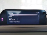 【マツダコネクト】ラジオ・テレビ/Bluetoothオーディオ、その他アプリケーションなどの機能で楽しむことができます。
