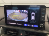 リバースギアに入れるだけで後方の表示へ切り替わります。夜間や雨の日の駐車も楽になりますよ。