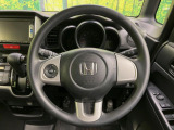 【ステアリングスイッチ】運転中、前方から目線をそらすことなく、オーディオ等の操作が可能な便利機能!安心&快適なドライブを演出してくれます♪
