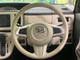 インテリアに合わせたデザインのステアリングは、運転される方のことも考え、運転しやすい形状、大きさです。是非一度、実際に触ってお確かめください。