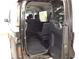 【わくわくゲート】タテはもちろんヨコにも開き、ちょっとした荷物を積む時にもとても便利♪人やペットの乗り降りもスムーズにできます♪