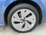 (専用アルミホイール)車種グレードごとに設定されており、デザインにすっきりとマッチした印象です。