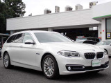 BMW在庫保有台数常時100台以上!ご来店の際はBMW本店(厚木市下荻野140-1)にご来店ください!弊社自慢の全天候型ショールーム!BMW在庫保有台数常時100台以上ございます!
