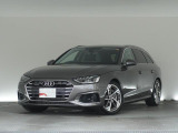 Audiデザインの特徴であるシングルフレームグリルが存在感を主張します。