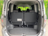 普段のお買い物や通勤、送迎等に十分な荷室スペースを確保しております。セカンドシートを倒すと、大きな荷物の積載も可能です♪
