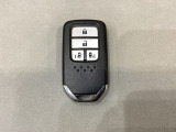 スマートキー付きですからドアロックの開閉およびエンジンスタートが楽々です。電動スライドドアの開け閉めもボタンで操作できます。