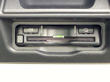 埋め込みタイプのETC。車のデザインと一体となった収納型タイプ。※再セットアップのお申込および再セットアップ料金は別途必要になります。