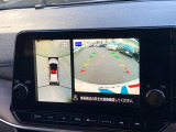 【アラウンドビューモニター】専用のカメラにより、上から見下ろしたような視点で360度クルマの周囲を確認することができます☆死角部分も確認しやすく、狭い場所での切り返しや駐車もスムーズに行えます。