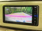 【バックカメラ】駐車時に後方がリアルタイム映像で確認できます。大型商業施設や立体駐車場での駐車時や、夜間のバック時に大活躍!運転スキルに関わらず、今や必須となった装備のひとつです!