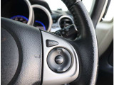 『1台』のお車に対して、3名体制で日々議論を重ね仕入れを行っております。