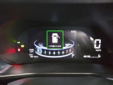 様々な情報を表示するマルチインフォメーションディスプレイ搭載の見やすいデジタルメーターです