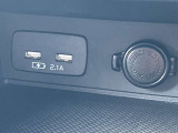 【店舗内紹介】商談ルームにはキッズルームなど完備しております。お子様連れのお客様でもごゆっくりお車をお選びいただけます。くじ引きなどのイベントもやっているのでお子様もお楽しみいただけます。
