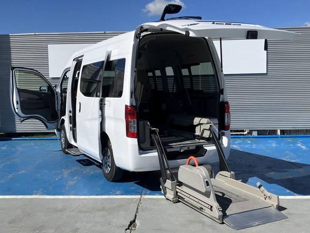 NV350キャラバン  2.5 チェアキャブ 車いす1+1名仕様 ディーゼルターボ 4WD
