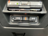 ETC車載器もビルトインタイプで取り付けられておりますので、高速道路の料金所をストレスなく通過して頂けます♪最近ではマストのアイテムですね!