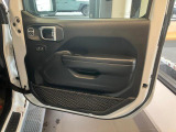 運転席ドアとなります。