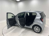 ドアの開閉角が広く開くので乗り降りはもちろん荷物の載せおろしが楽々!