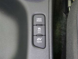 ネッツトヨタ静浜のU-Carは洗浄にこだわっています。特設サービス工場で、新しく生まれ変わった車!内装・外装の徹底的な掃除、シートを外してニオイの元まで消臭・除菌、見えにくいエンジンルーム内もキレイ!